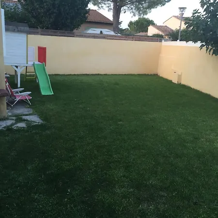 Climatise Avec Piscine, Proche De La