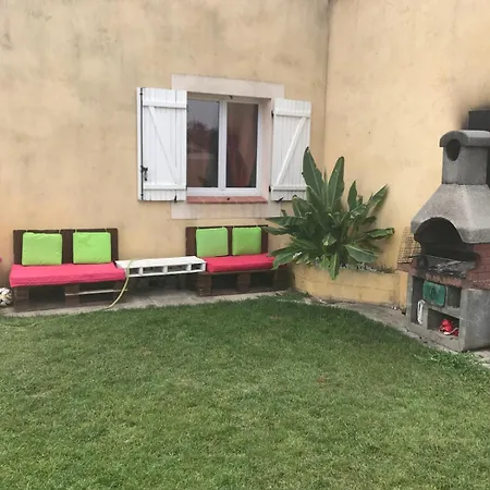 Villa Climatise Avec Piscine, Proche De La