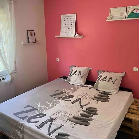Villa Climatise Avec Piscine, Proche De La